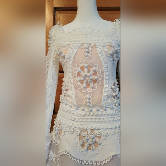 GORGEOUS Elaborate White Doily Mini Dress - Picture 6 of 10
